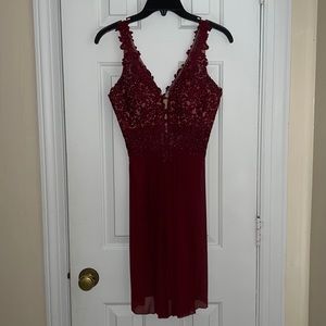 Faviana mini dress (perfect for Homecoming)